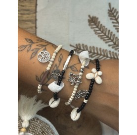 Lot de bracelets en perles