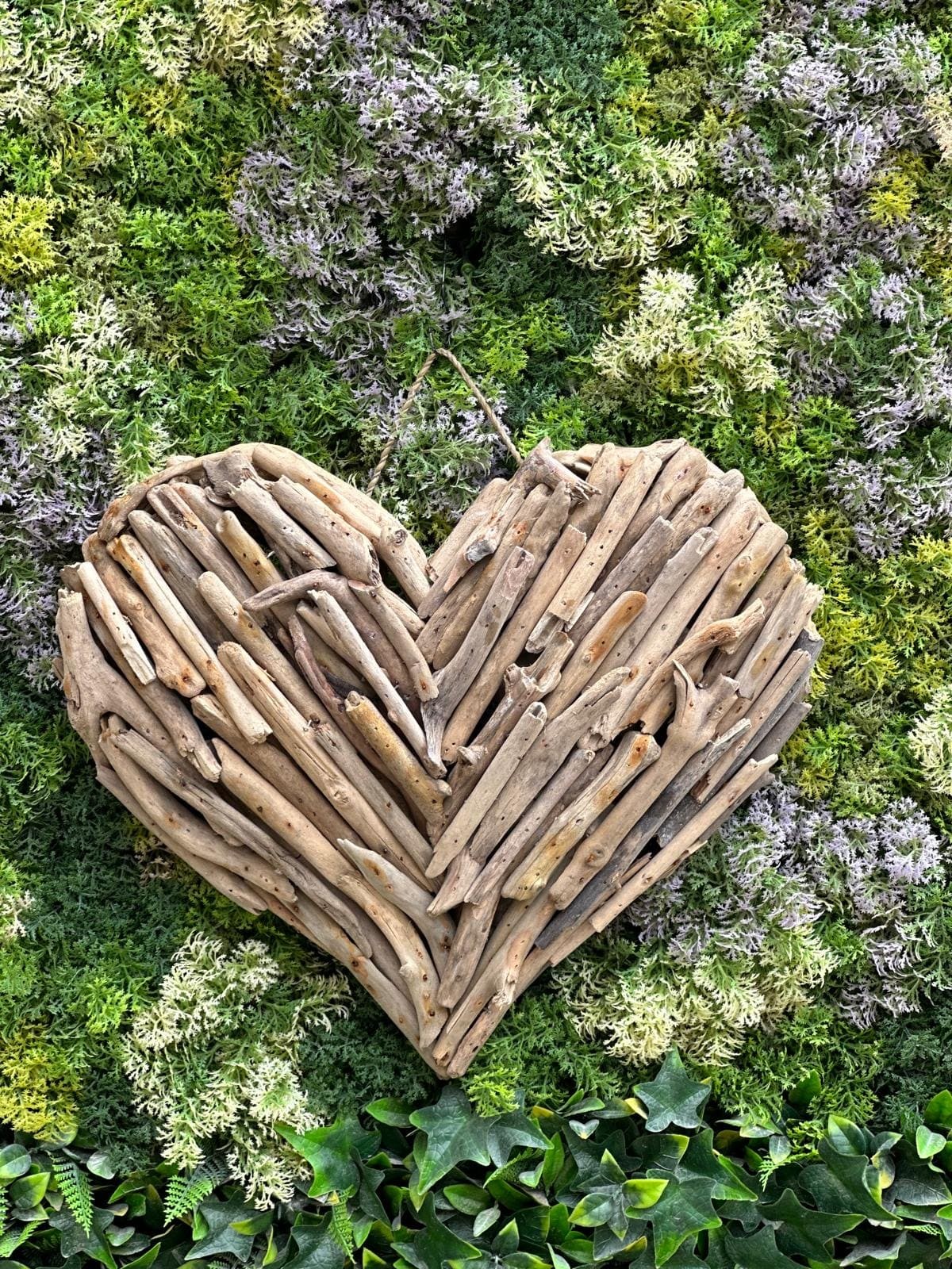 Coeur mural en bois flotté